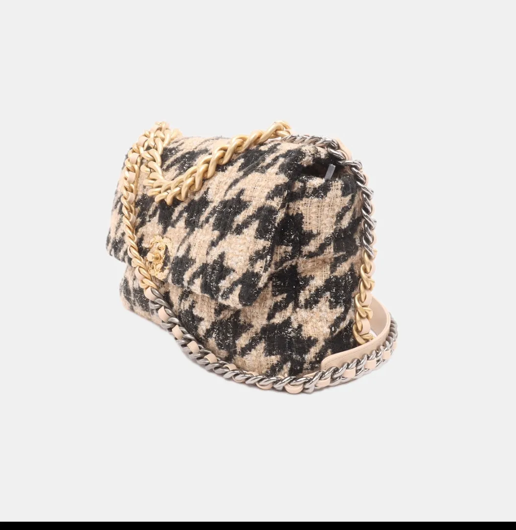 CHANEL CHANEL 19 Medium Flap Bag in 19K Beige Black Houndstooth Tweed