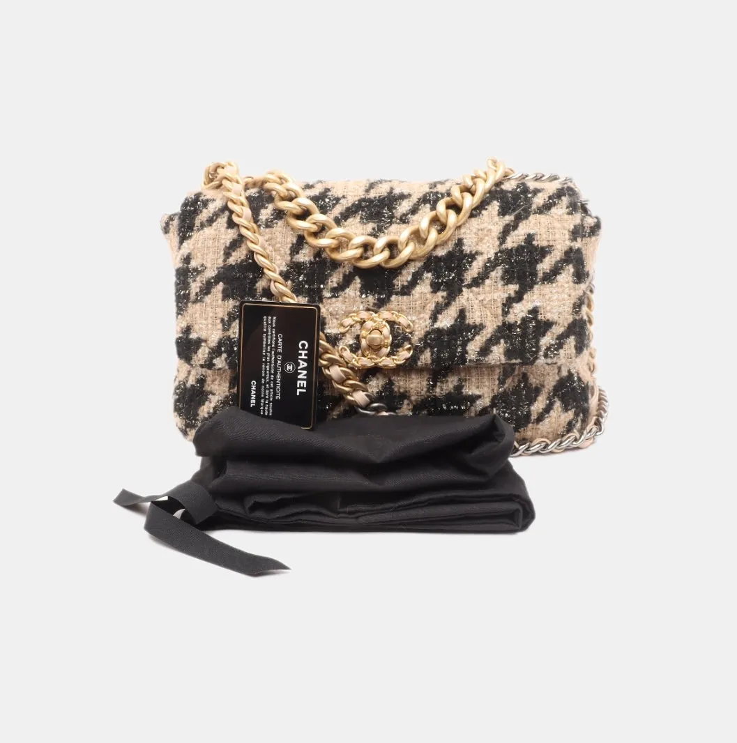CHANEL CHANEL 19 Medium Flap Bag in 19K Beige Black Houndstooth Tweed