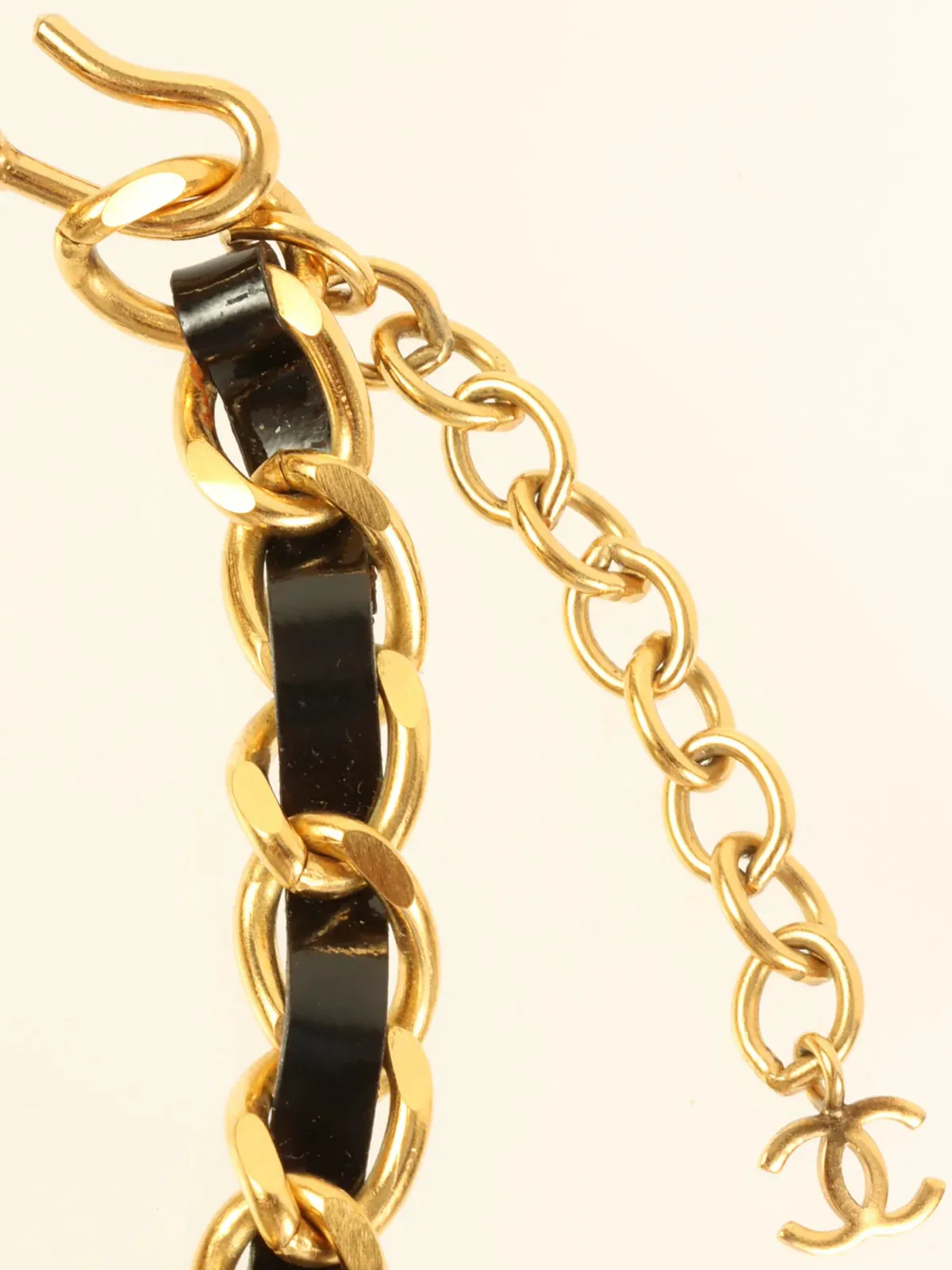 CHANEL Patent Rhinestone Cc Mark Chain Choker Gold/Black