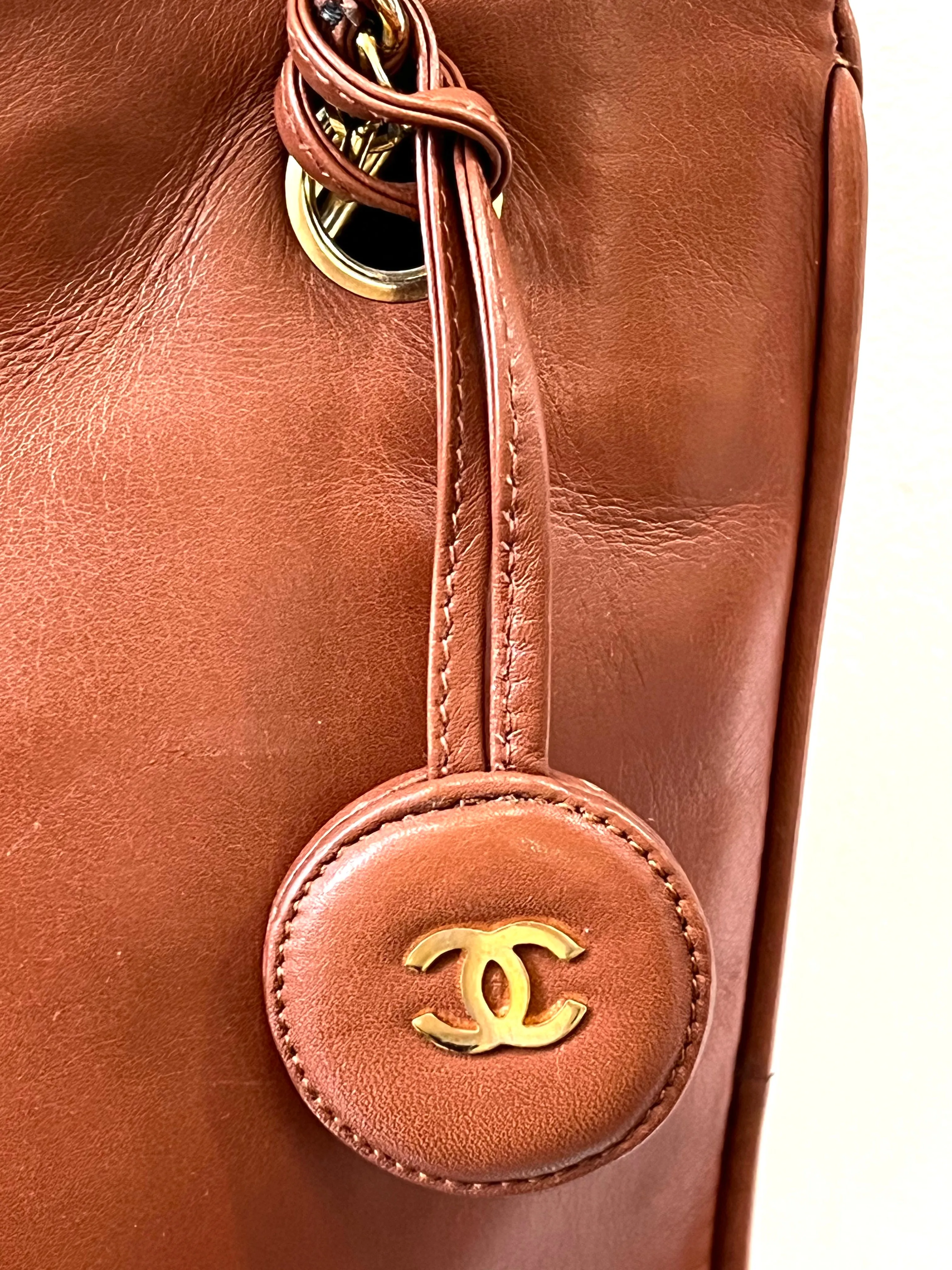 CHANEL VINTAGE MATELASSE SHOULDER CHAIN TOTE BAG