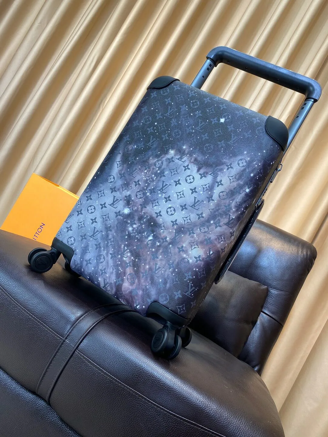 Louis Vuitton Horizon 55 Damier Graphite Canvas Travel Suitcase (2colours)