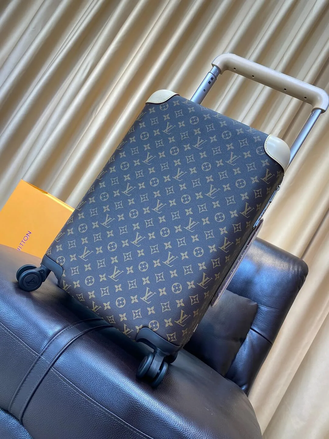 Louis Vuitton Horizon 55 Damier Graphite Canvas Travel Suitcase (2colours)