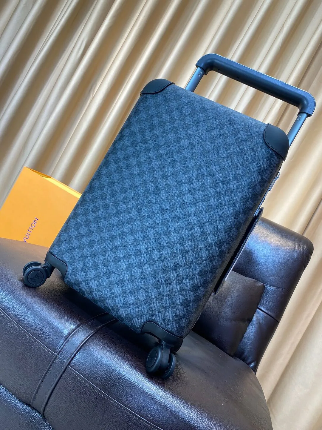 Louis Vuitton Horizon 55 Damier Graphite Canvas Travel Suitcase (2colours)