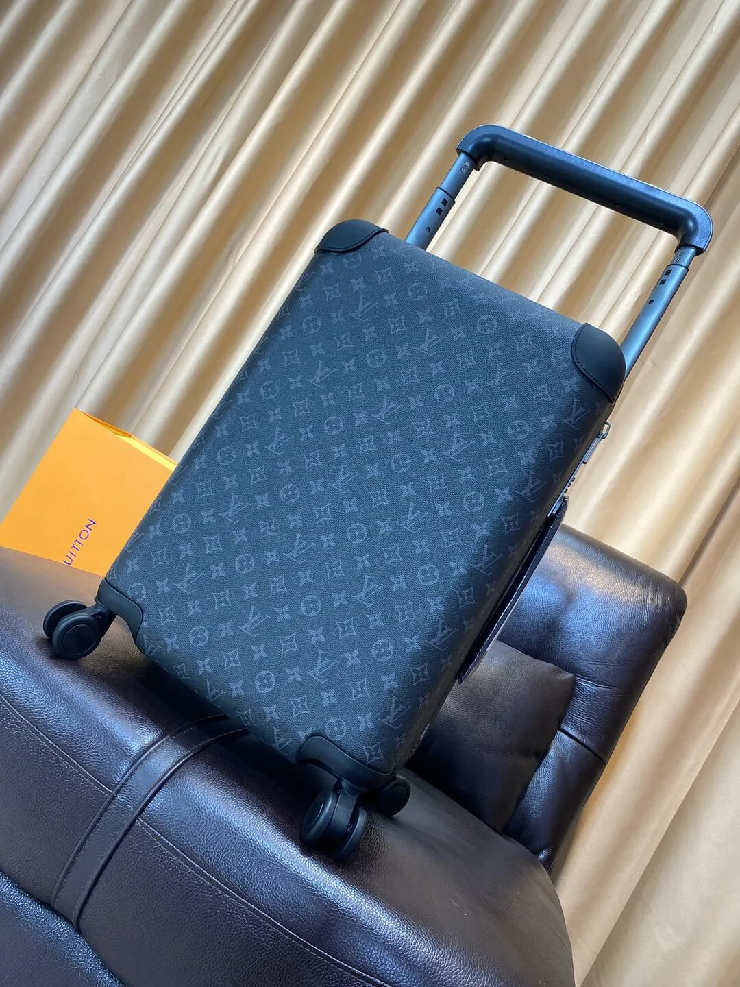 Louis Vuitton Horizon 55 Damier Graphite Canvas Travel Suitcase (2colours)